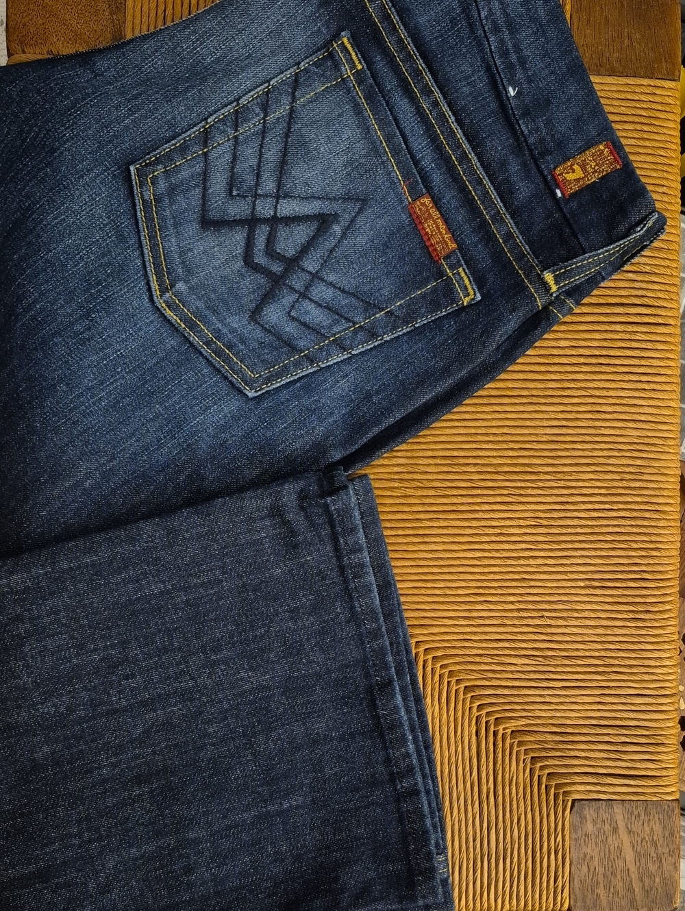 7 FOR ALL MANKIND "A Pocket" Low-Rise Flare Leg Dark Wash Jeans SIZE 29